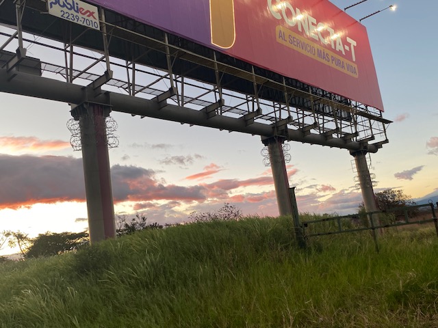 CGR, Publiex, CNFL, MOPT, publicidad ilegal, Rodrigo Chaves, Giovanni Vásquez Vega, Contraloría, contratos irregulares, conflicto de interés, espacio público, corrupción.