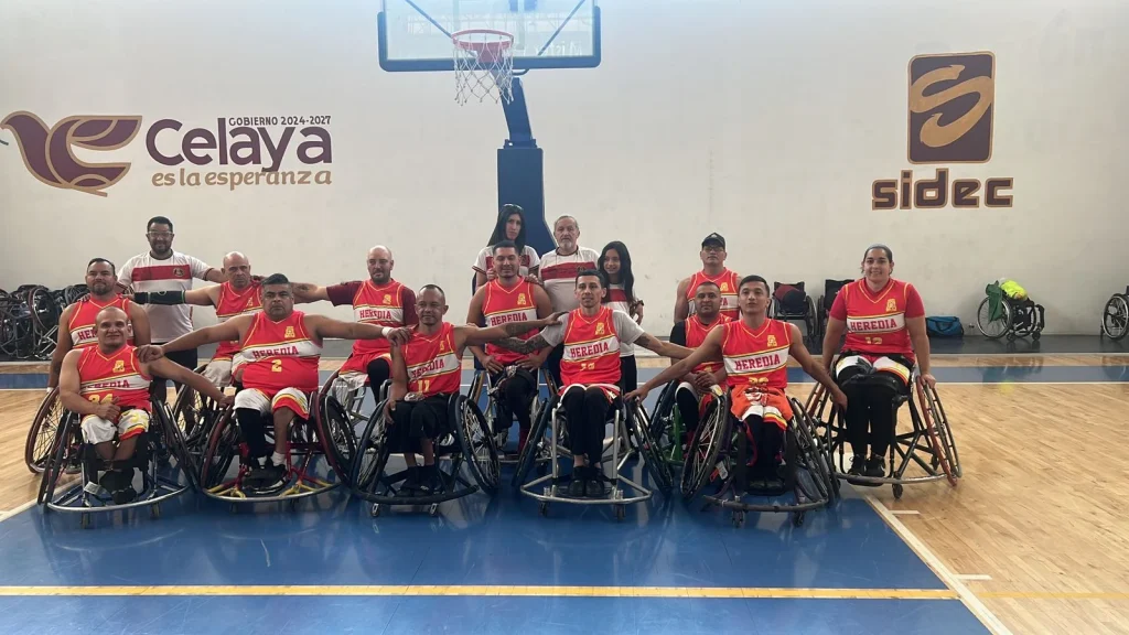 Equipo de Heredia en el Open Internacional BSR 2026 en Celaya México durante competencia | Radio Zurquí