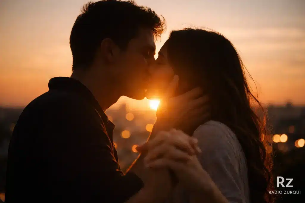 dia-internacional-del-beso-13-abril-radio-zurqui.webp