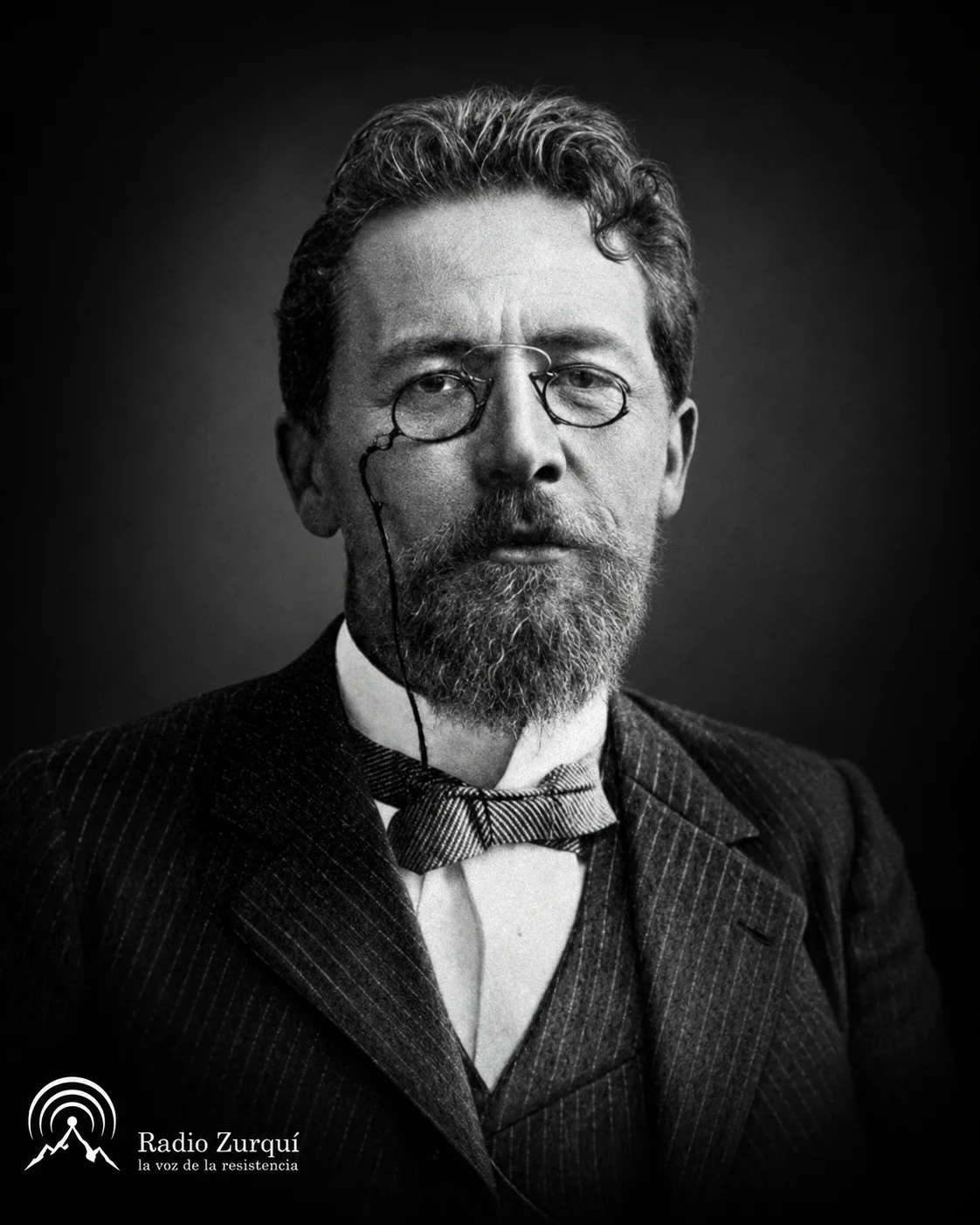 Retrato en blanco y negro de Antón Chéjov para la cita del día de Radio Zurquí