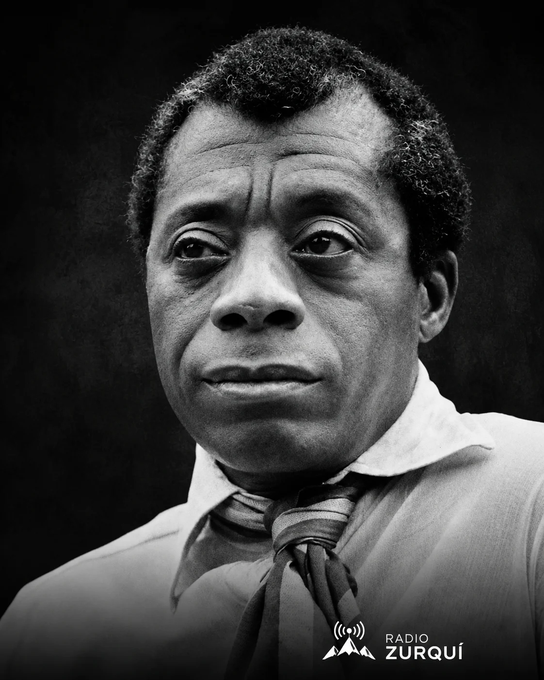 Retrato en blanco y negro del escritor James Baldwin para la cita del día del 2 de agosto