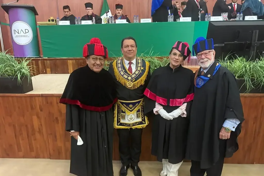 Mayuli Ortega durante la ceremonia de entrega del Honoris Causa en Ciudad de México